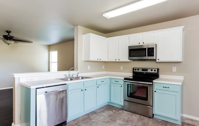 3-bedroom rental at 6874 Comanche Cougar in San Antonio, TX — photo 2