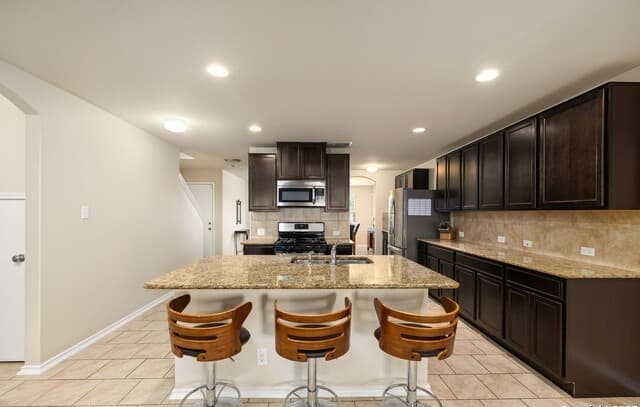 5-bedroom rental at 12162 Remilly Way in Schertz, TX — photo 3
