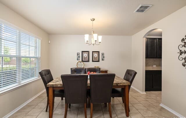 5-bedroom rental at 12162 Remilly Way in Schertz, TX — photo 5