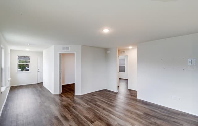 3-bedroom rental at 526 Wild Olive in San Antonio, TX — photo 5