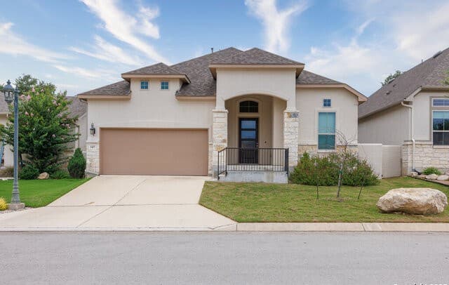 3-bedroom rental at 147 Bedingfeld in Shavano Park, TX — photo 1