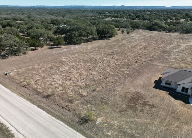 Home for sale at 960 River Bend in Bandera, TX — photo 3