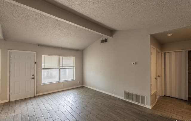 3-bedroom rental at 11618 Spring Trail St in San Antonio, TX — photo 3
