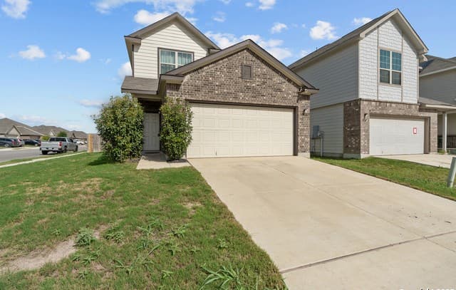 4-bedroom rental at 10573 Green Lake in San Antonio, TX — photo 2