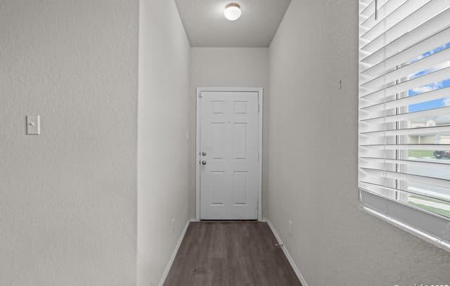 4-bedroom rental at 10573 Green Lake in San Antonio, TX — photo 5
