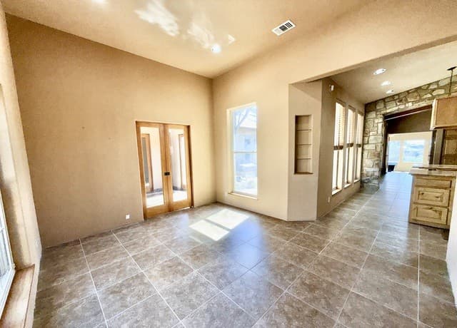 3-bedroom rental at 397 Secret Way in Spring Branch, TX — photo 5