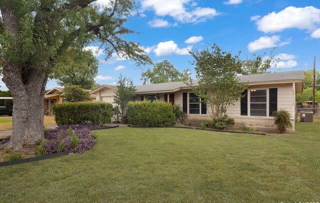 Home for sale at 4830 Borchers in Kirby, TX — photo 2