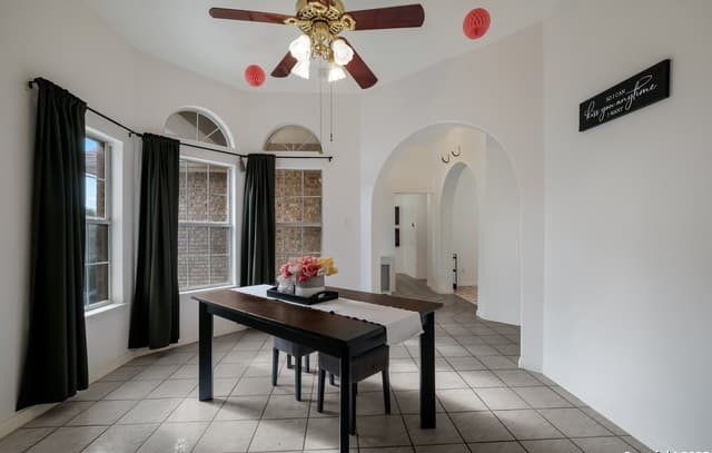 3-bedroom rental at 116 River Knl in Castroville, TX — photo 5