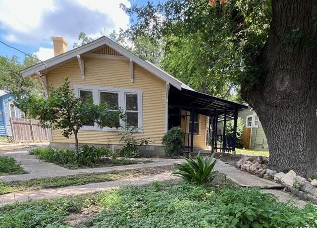 2-bedroom rental at 519 E Huisache in San Antonio, TX — photo 1