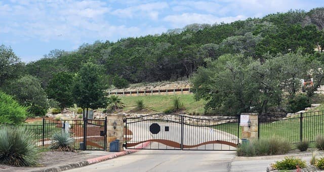 rental at 502 Winding Ravine in San Antonio, TX — photo 2
