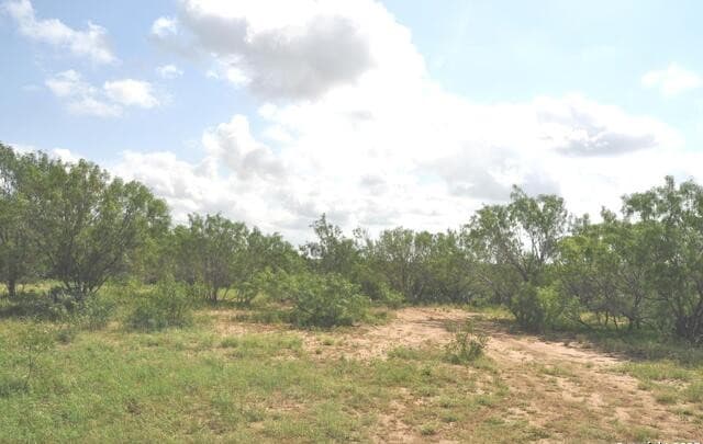 rental at TBD Cr 662 in Devine, TX — photo 3