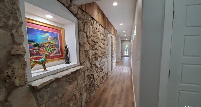 2-bedroom rental at 9810 Park Dr in Helotes, TX — photo 5