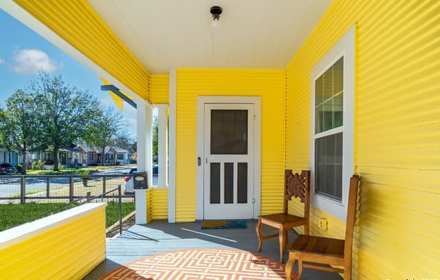 2-bedroom rental at 475 E French Pl in San Antonio, TX — photo 4