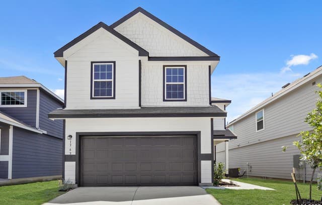 4-bedroom rental at 13632 Helton Pass in St Hedwig, TX — photo 1