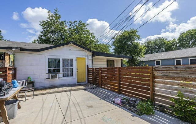 rental at 435 Gould in San Antonio, TX — photo 1