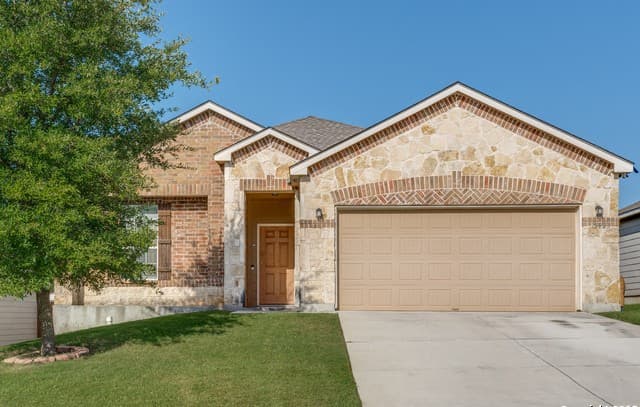 3-bedroom rental at 15923 Silver Rose in Selma, TX — photo 1