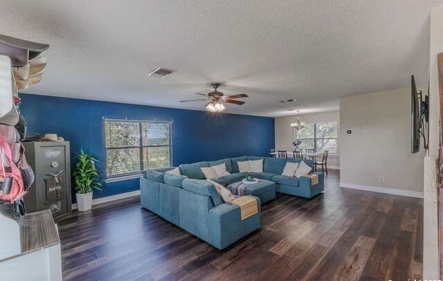 3-bedroom rental at 175 Hazel Way in Mico, TX — photo 4