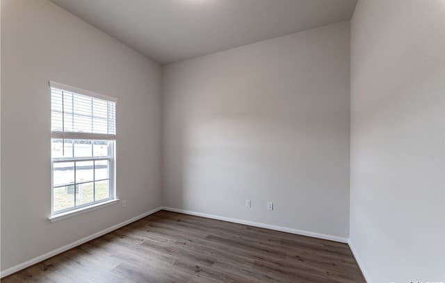 4-bedroom rental at 202 Ednie Ln in Mico, TX — photo 3