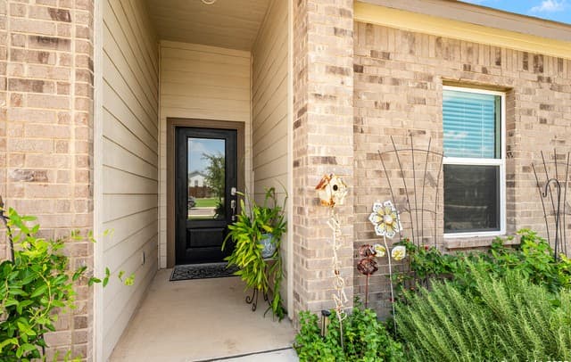3-bedroom rental at 13215 Turnesa Terrace in San Antonio, TX — photo 4