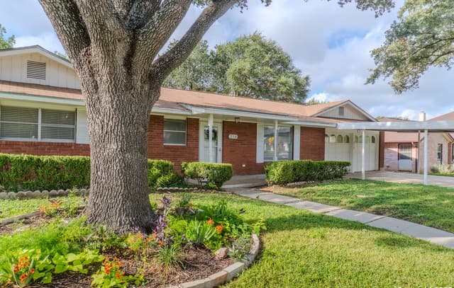 3-bedroom rental at 1022 River Glen W in San Antonio, TX — photo 3