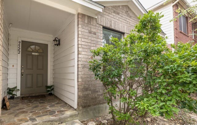 3-bedroom rental at 9522 Sage Ter in San Antonio, TX — photo 3