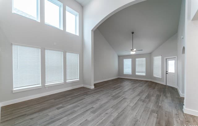 4-bedroom rental at 192 Ednie Ln in Mico, TX — photo 2