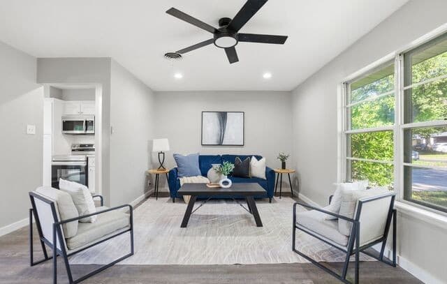 5-bedroom rental at 910 Mount Kisco in San Antonio, TX — photo 3