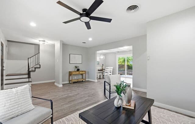 5-bedroom rental at 910 Mount Kisco in San Antonio, TX — photo 5