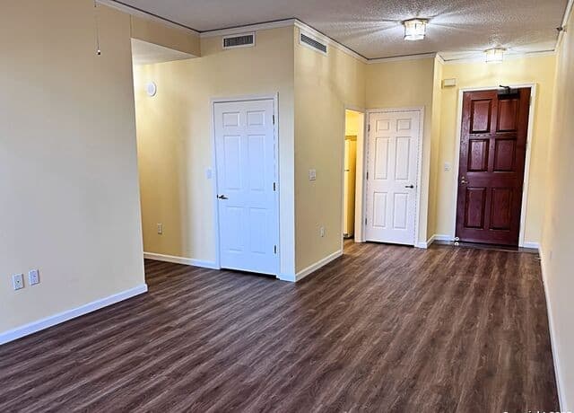 3-bedroom rental at 419 Ira Avenue Unit 1102 in San Antonio, TX — photo 1