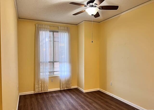 3-bedroom rental at 419 Ira Avenue Unit 1102 in San Antonio, TX — photo 4