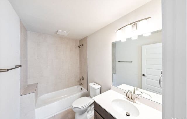 3-bedroom rental at 419 Ira Avenue Unit 2101 in San Antonio, TX — photo 5