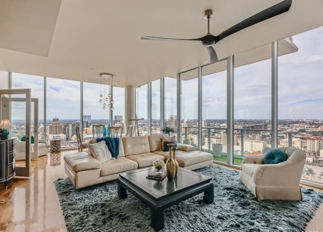 2-bedroom rental at 701 N. Saint Marys Unit 15 in San Antonio, TX — photo 1