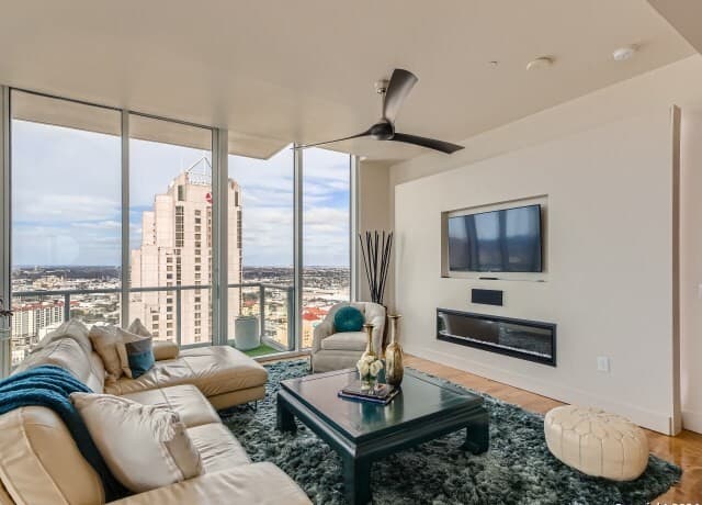 2-bedroom rental at 701 N. Saint Marys Unit 15 in San Antonio, TX — photo 3