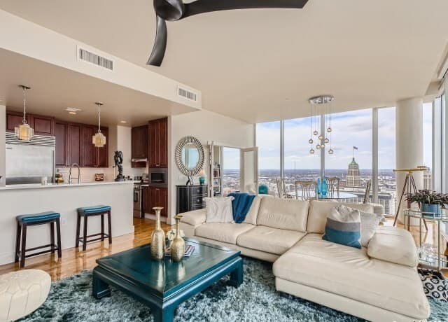 2-bedroom rental at 701 N. Saint Marys Unit 15 in San Antonio, TX — photo 5