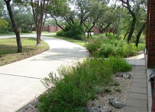 5-bedroom rental at 23622 Northwood in San Antonio, TX — photo 5