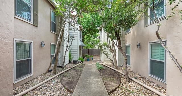3-bedroom rental at 2300 Nacogdoches Unit O-160 in San Antonio, TX — photo 2
