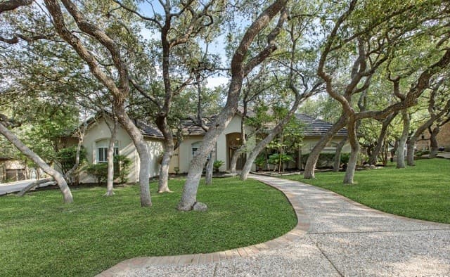 4-bedroom rental at 11835 Elmscourt in San Antonio, TX — photo 1