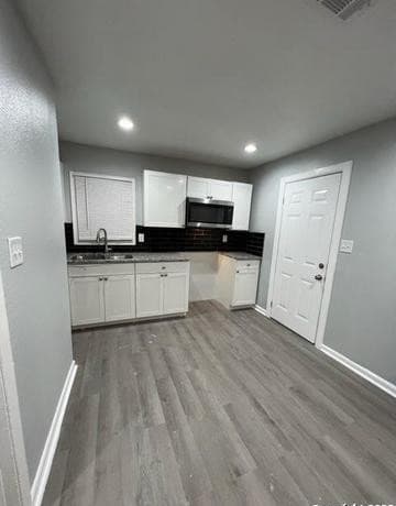 2-bedroom rental at 127 Parchman in San Antonio, TX — photo 3