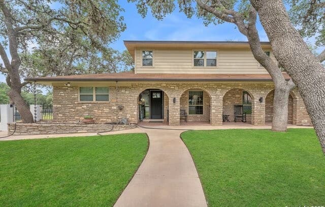 4-bedroom rental at 11650 Sunset Ranch in Helotes, TX — photo 2