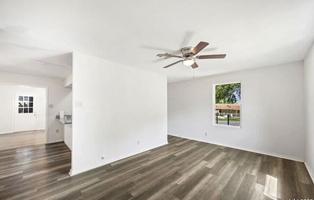 3-bedroom rental at 162 Morning Valley in San Antonio, TX — photo 3