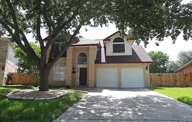 4-bedroom rental at 4922 Rosemoss in San Antonio, TX — photo 1