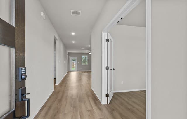4-bedroom rental at 10502 Briceway Fall in San Antonio, TX — photo 3