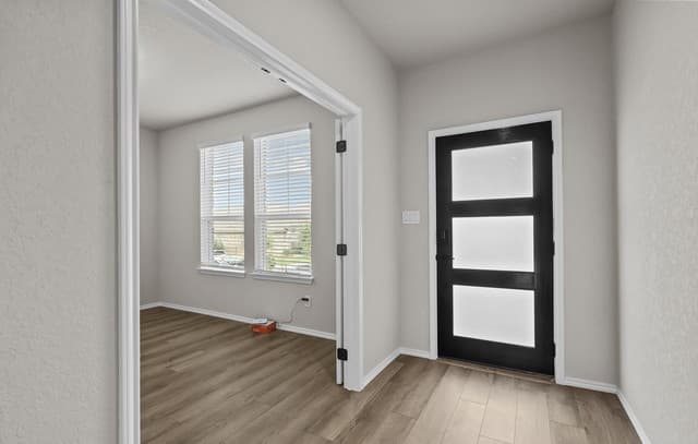 4-bedroom rental at 10502 Briceway Fall in San Antonio, TX — photo 4