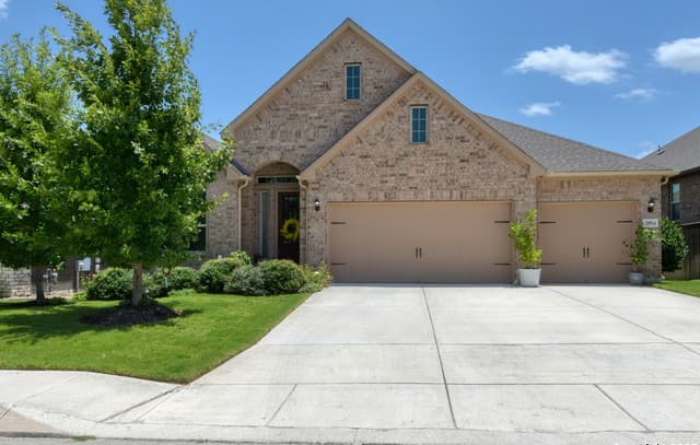 3-bedroom rental at 28914 Throssel Ln in San Antonio, TX — photo 1