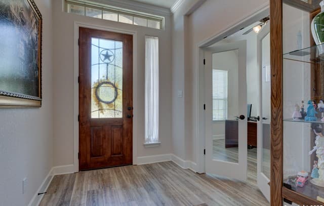 3-bedroom rental at 28914 Throssel Ln in San Antonio, TX — photo 3