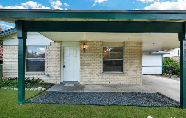3-bedroom rental at 4806 Luz Ave in San Antonio, TX — photo 4