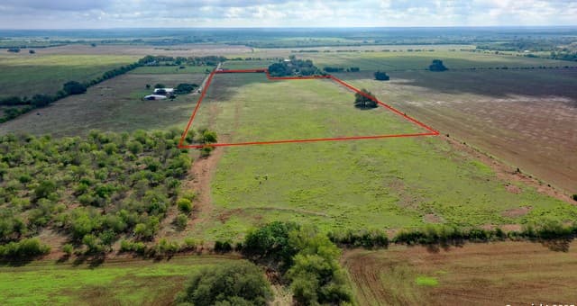 Home for sale at 00 County Road 4401 in Hondo, TX — photo 2
