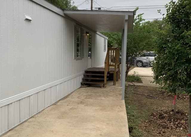 4-bedroom rental at 25211 Aue in San Antonio, TX — photo 5