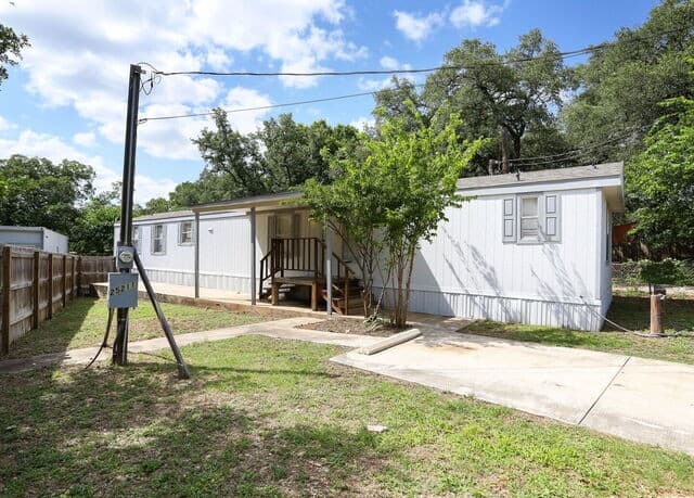rental at 25211 Aue in San Antonio, TX — photo 2