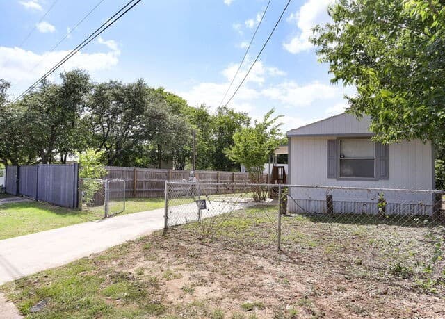rental at 25211 Aue in San Antonio, TX — photo 3